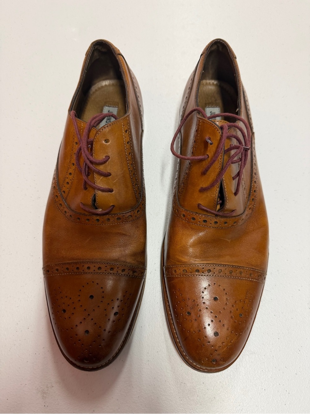 Johnston & Murphy Conard Cap Toe Oxford shoe in tan/brown leather.
Size 13
B45